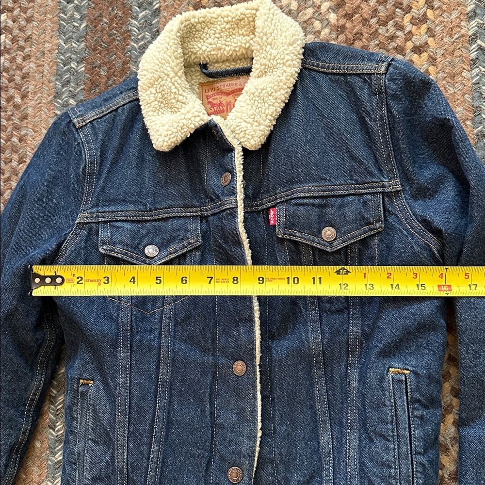 Levi's Dark Blue Denim Jacket with Cream Sherpa Collar - Picture 4 of 6